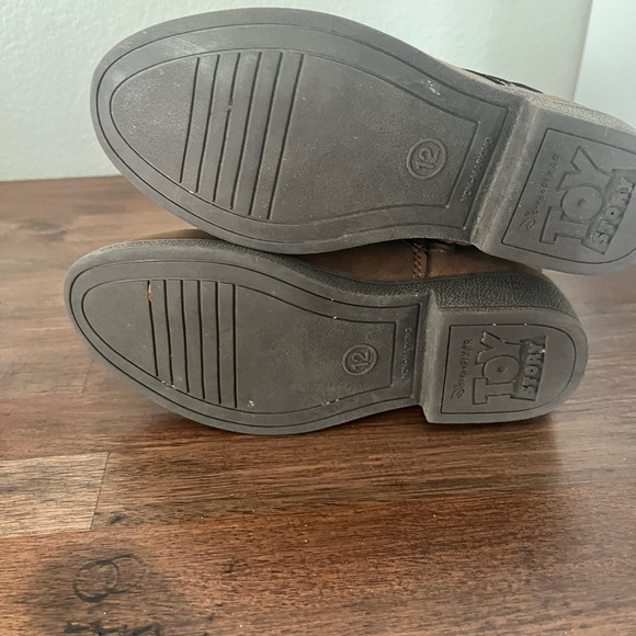 Disney Pixar Toy Story Woody boots for kids - Picture 6 of 8